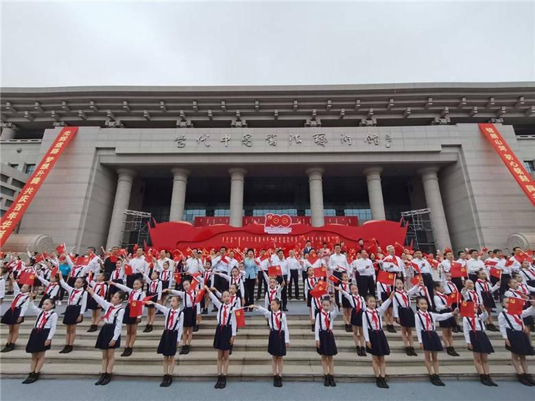 70年代的卡塔尔 街上汽车还不少 产油国就是有钱