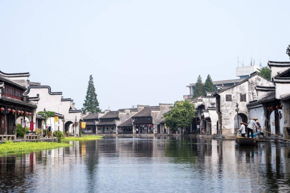 逃出诡异古宅