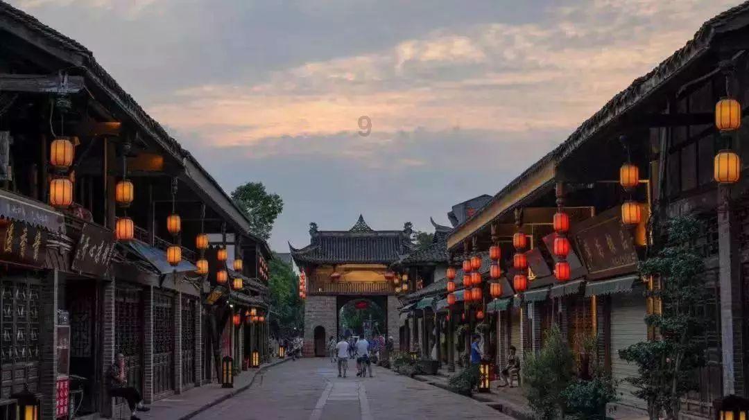 奥斯卡首位华人最佳艺术指导,叶锦添首部自传性摄影随笔集《凝望》出版