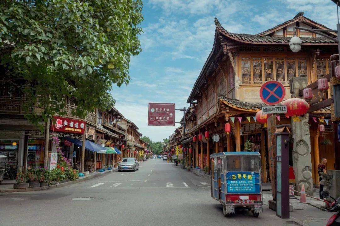 南铁南昌站:书香伴旅途 服务暖人心